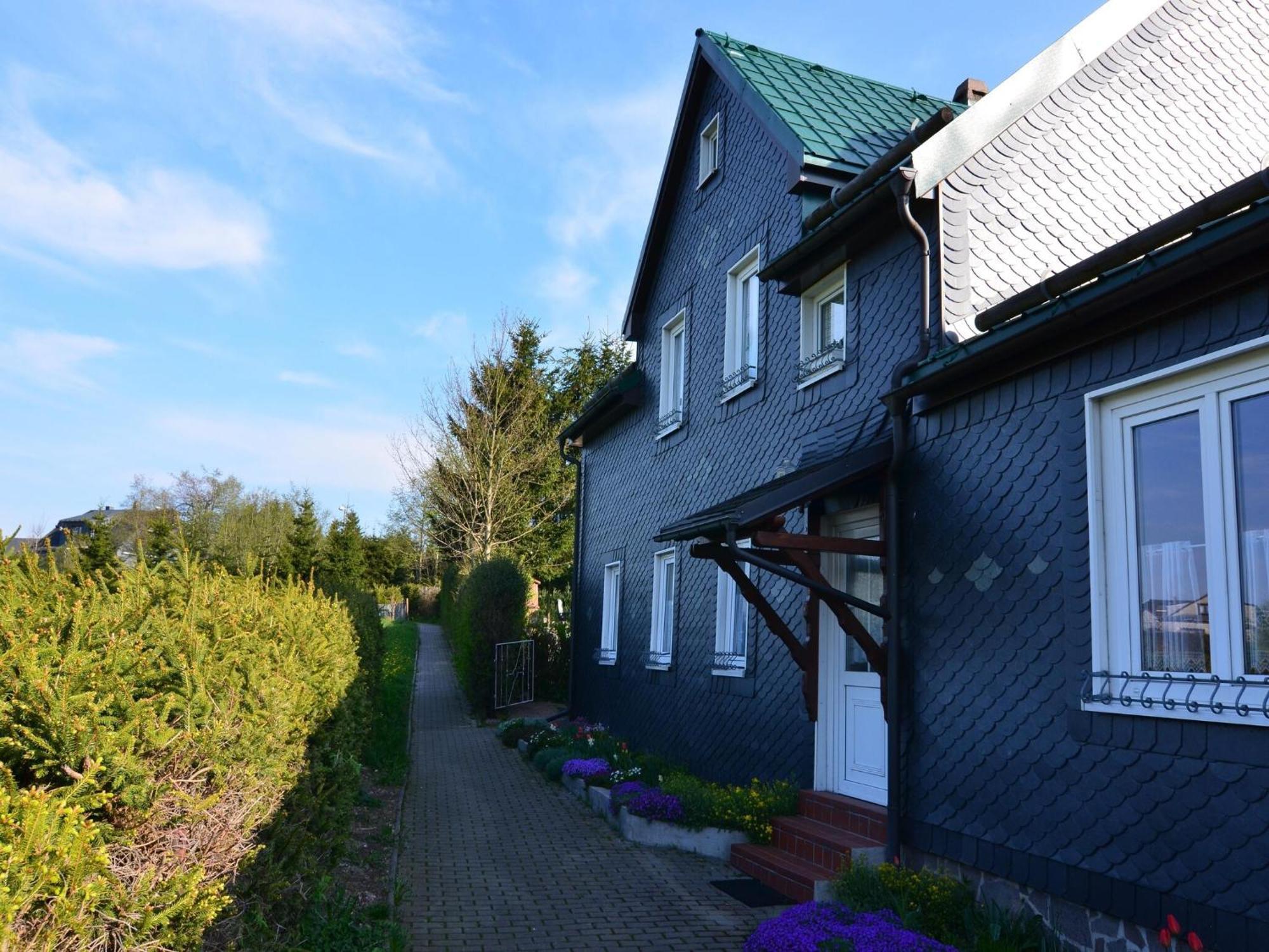Holiday Home In Neustadt Am Rennsteig With Pond Экстерьер фото